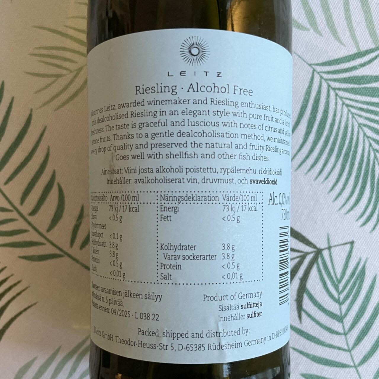 Deep Roots Riesling Alkoholiton Riesling - WineandBeyond.fi